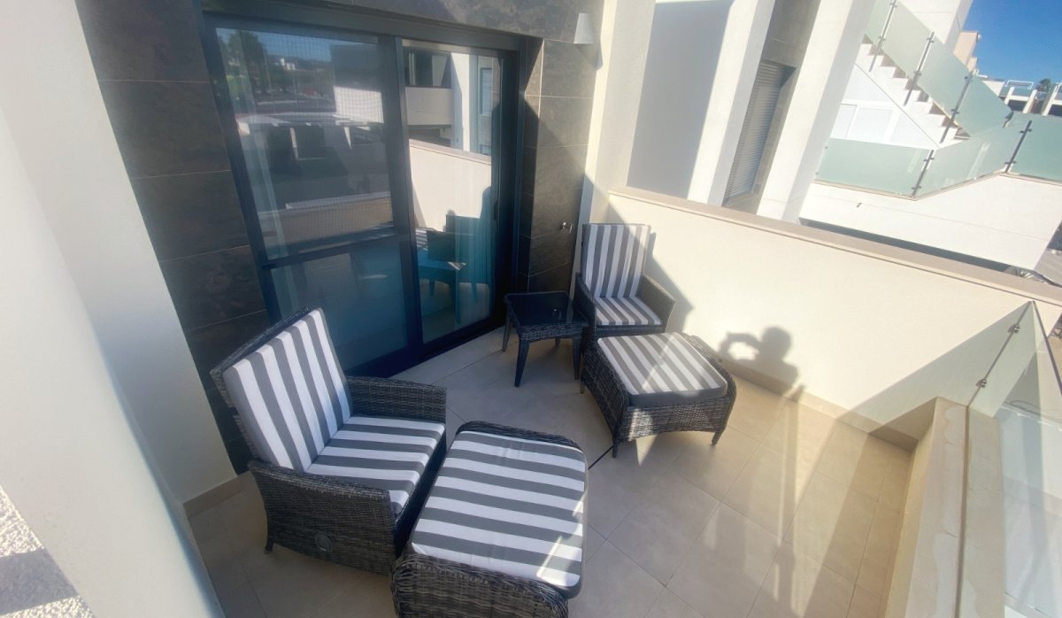 Resale - Townhouse - Ciudad quesada - Pueblo Bravo