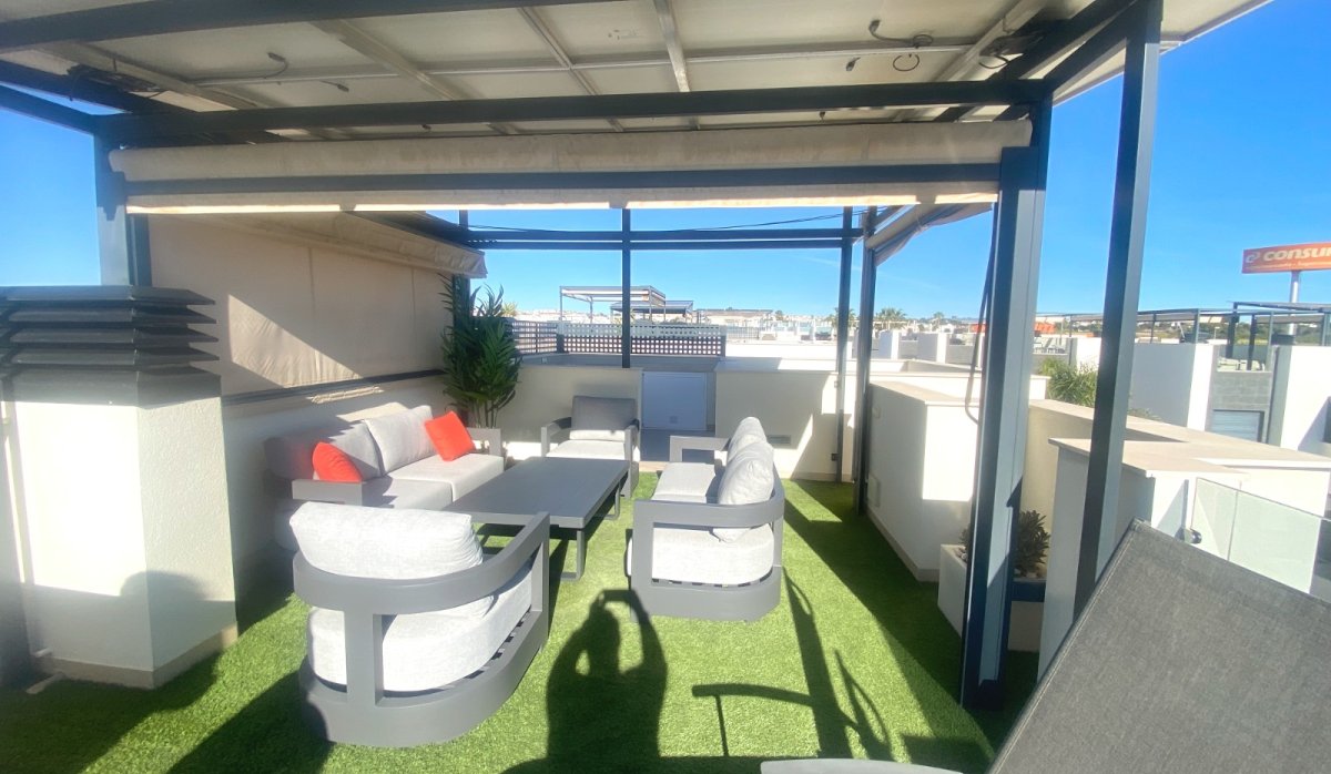 Resale - Townhouse - Ciudad quesada - Pueblo Bravo