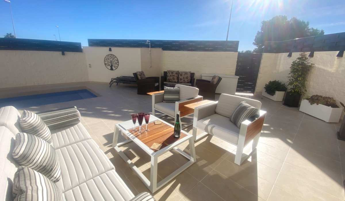 Resale - Townhouse - Ciudad quesada - Pueblo Bravo