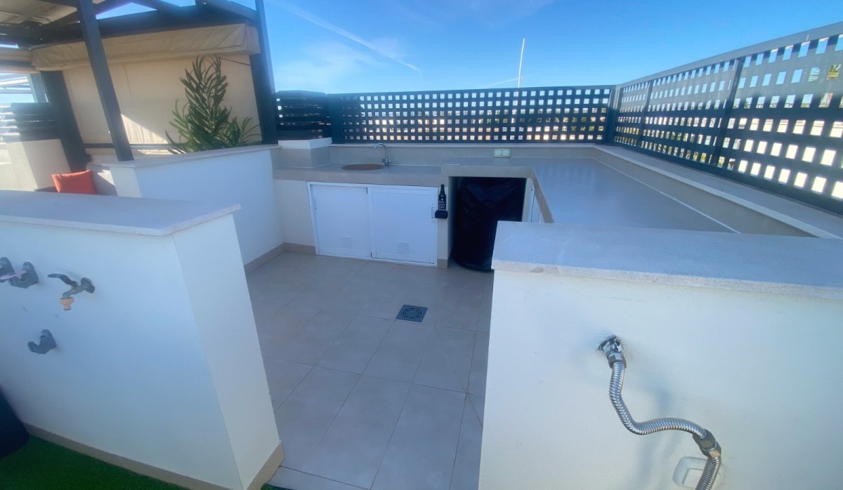 Resale - Townhouse - Ciudad quesada - Pueblo Bravo