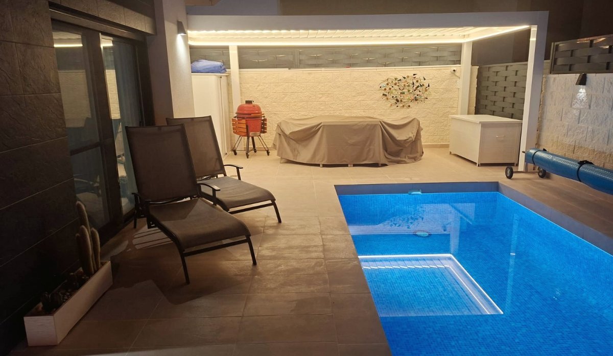 Resale - Townhouse - Ciudad quesada - Pueblo Bravo