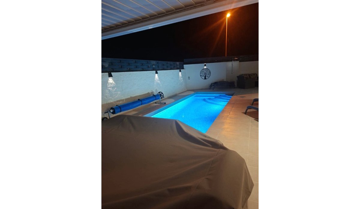 Resale - Townhouse - Ciudad quesada - Pueblo Bravo