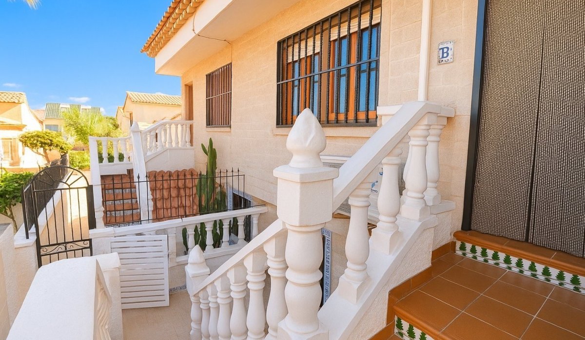 Resale - Townhouse - La Mata