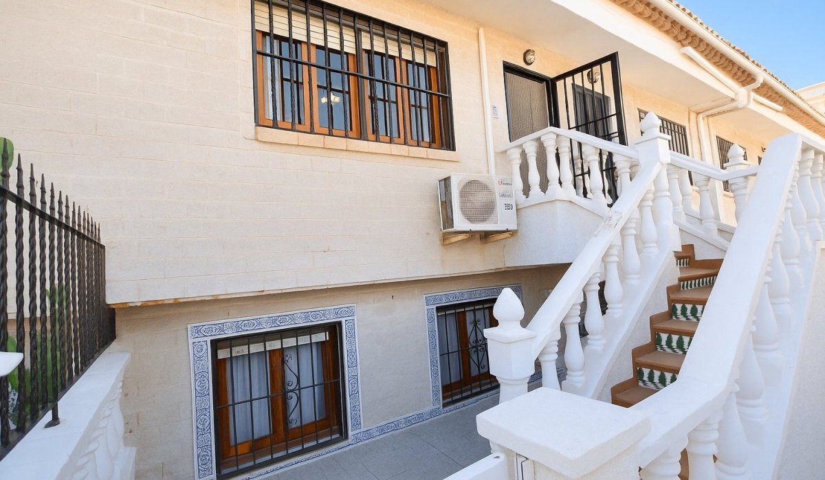 Resale - Townhouse - La Mata