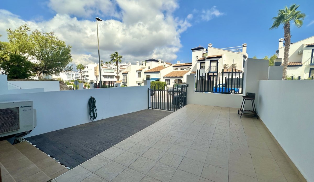 Resale - Apartment / flat - Orihuela Costa - Villamartín