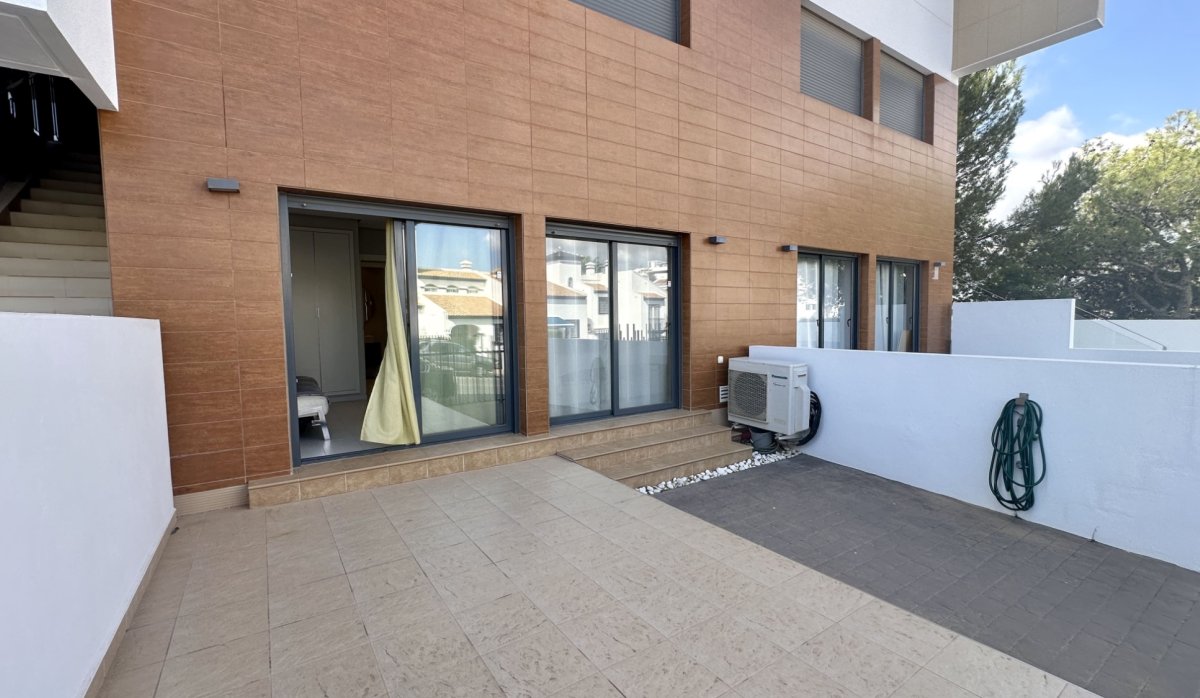 Resale - Apartment / flat - Orihuela Costa - Villamartín