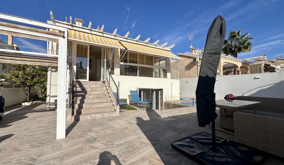 Resale - Villa - Orihuela Costa - Los Altos