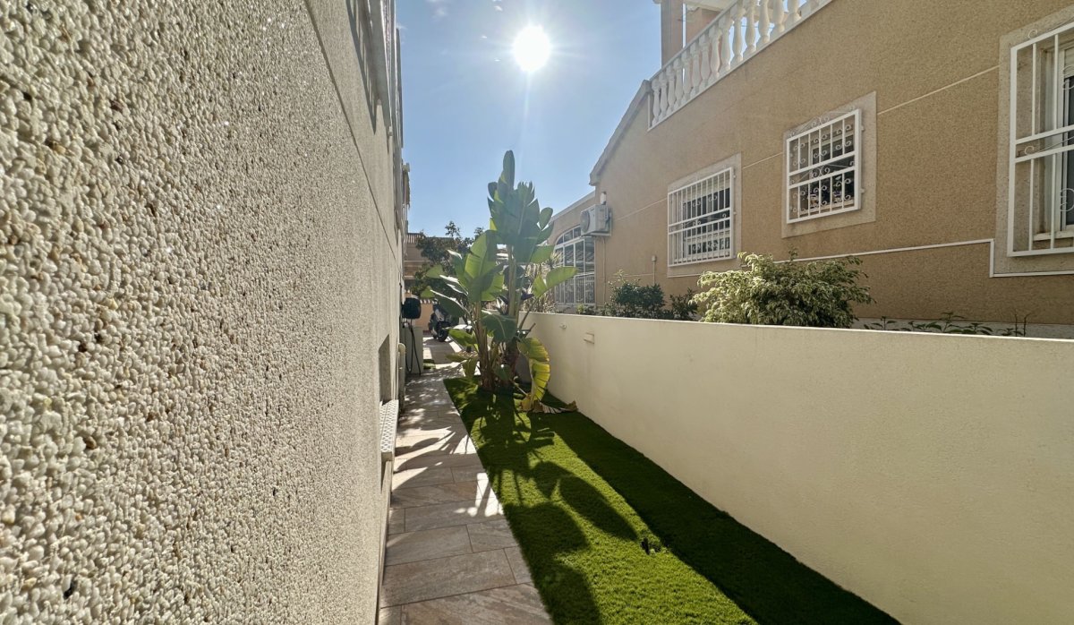 Resale - Villa - Orihuela Costa - Los Altos