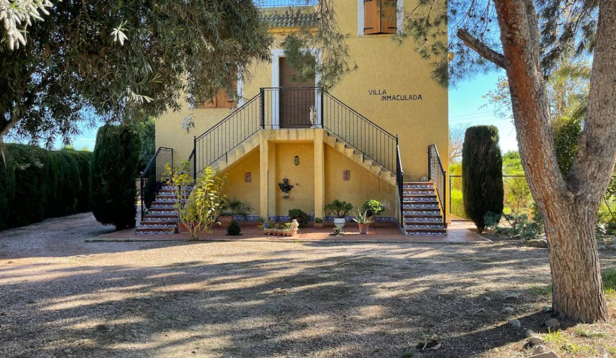 Resale - Villa - Daya Nueva