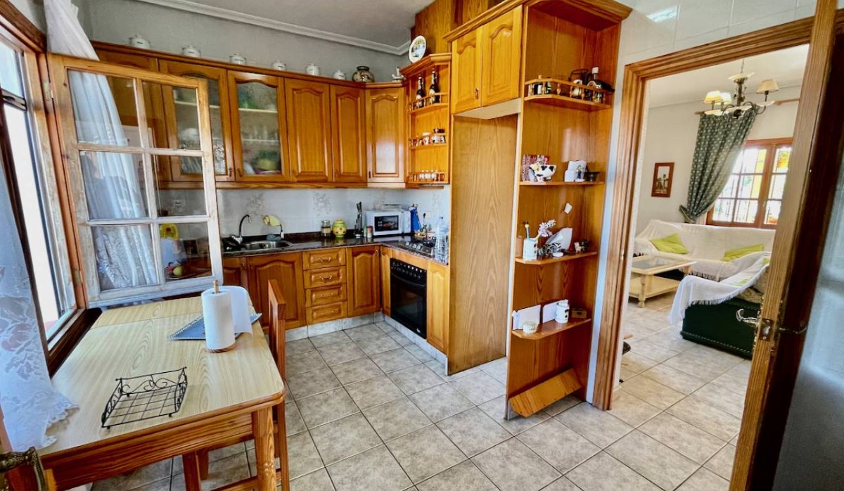 Resale - Villa - Daya Nueva