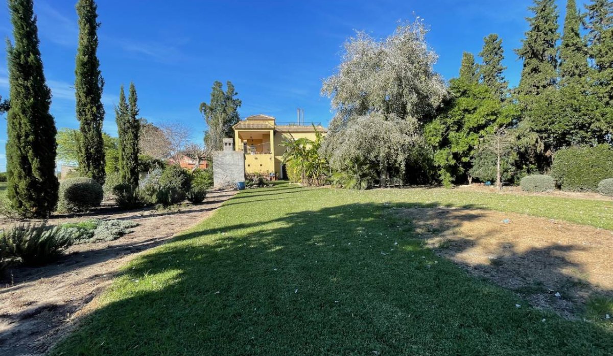 Resale - Villa - Daya Nueva