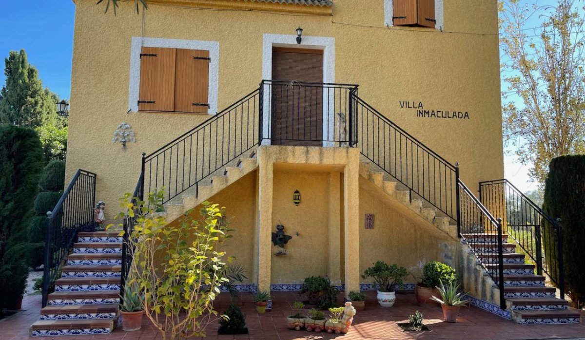 Resale - Villa - Daya Nueva