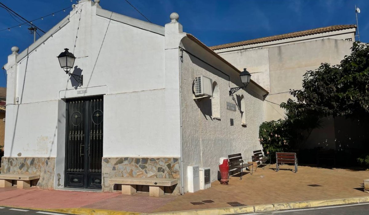 Resale - Villa - Daya Nueva