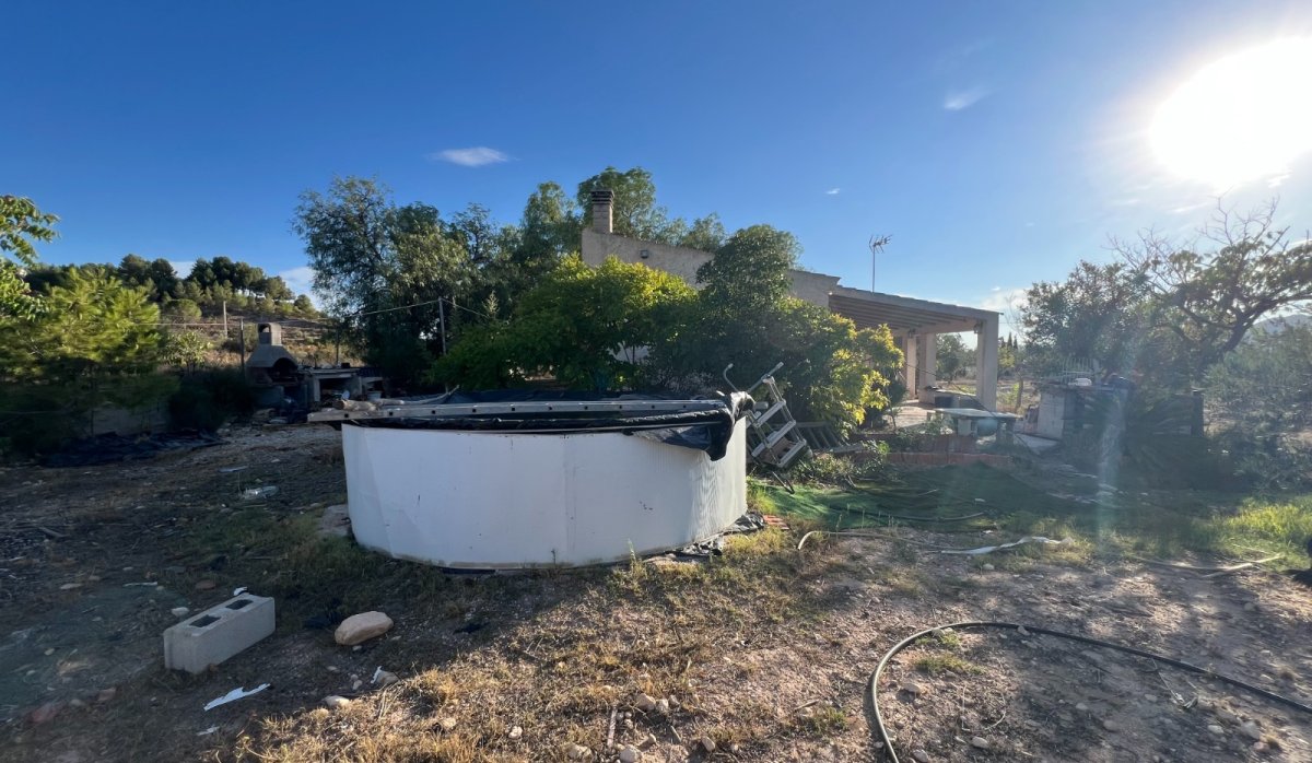 Resale - Villa - Sax