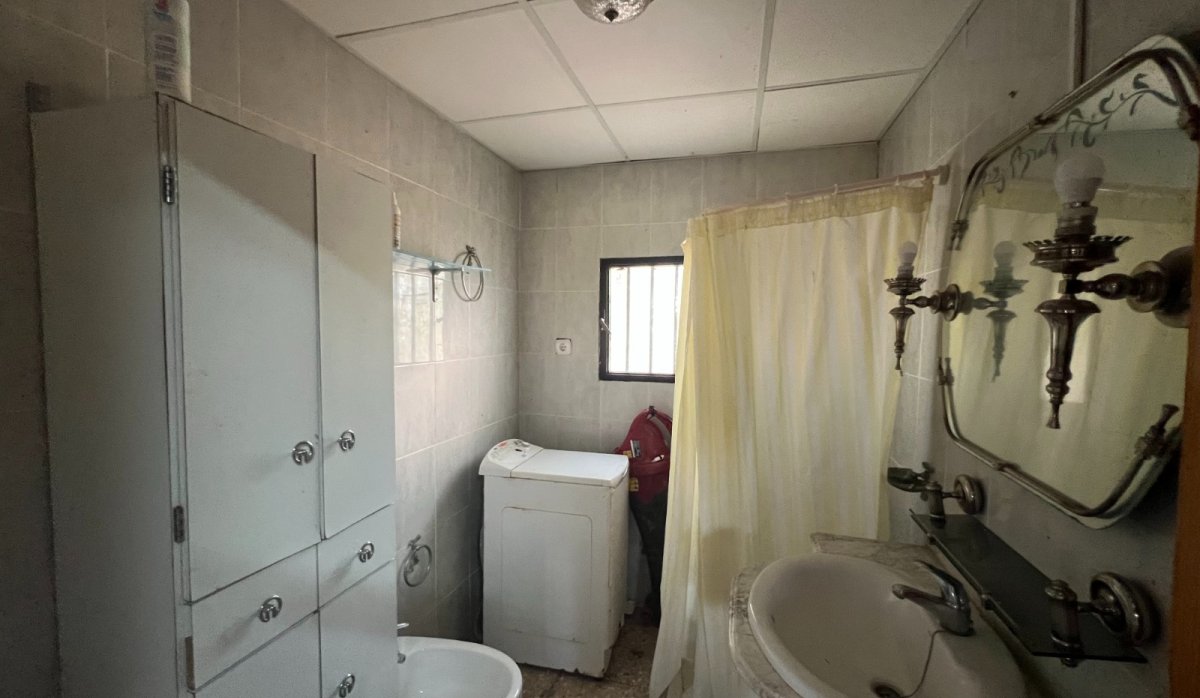 Resale - Villa - Sax