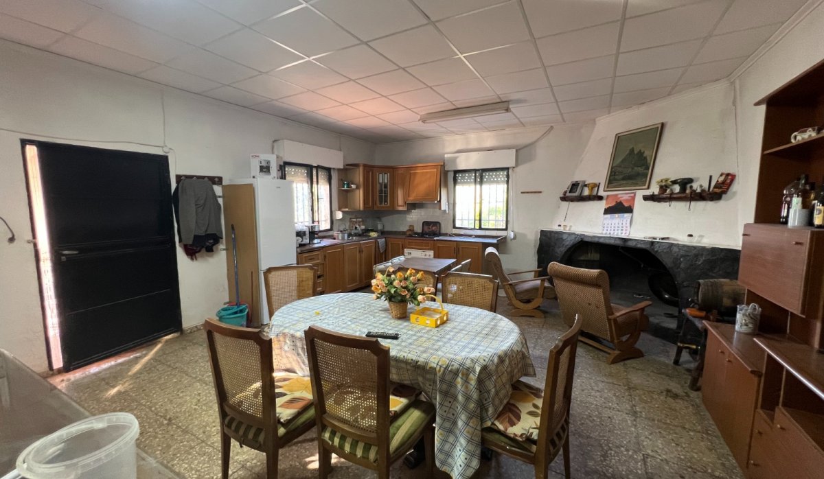 Resale - Villa - Sax