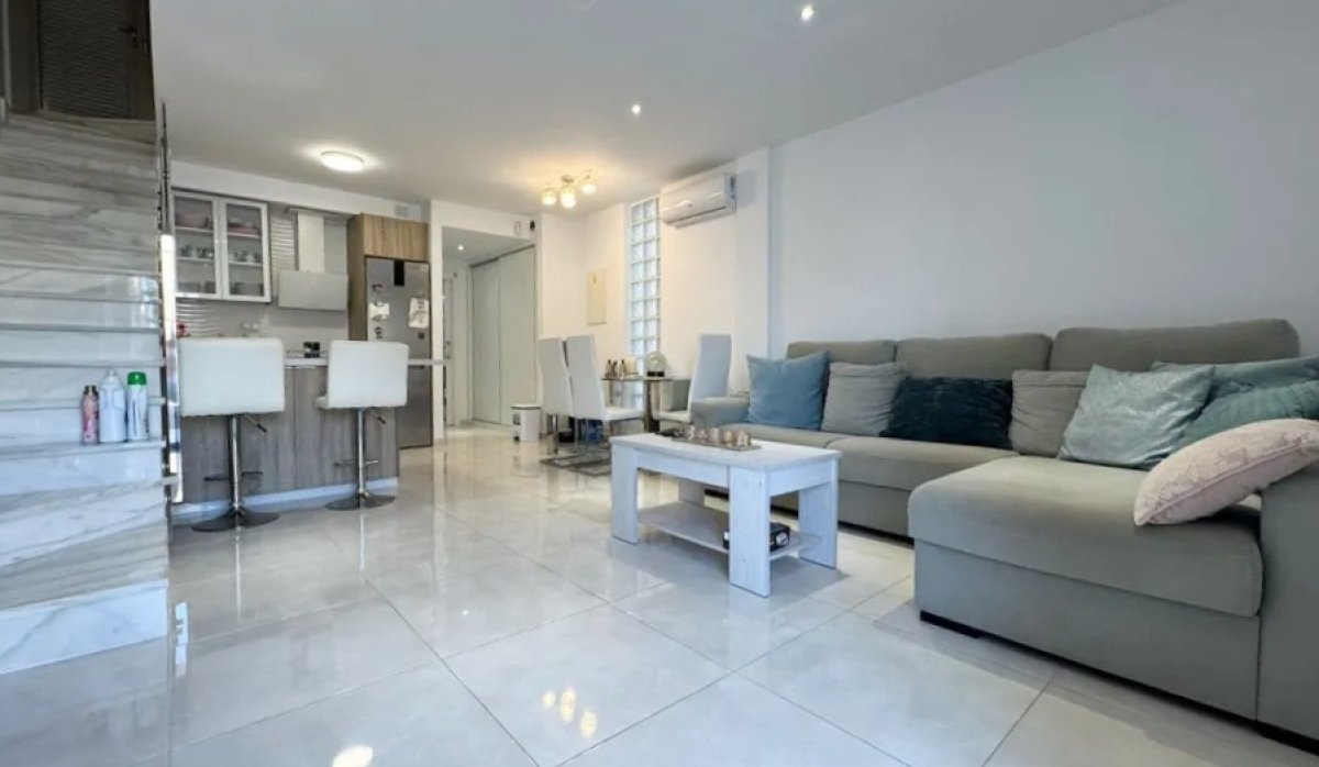 Resale - Villa - Los Alcazares