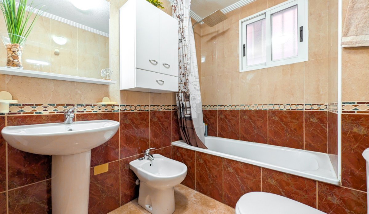 Resale - Apartment / flat - Torrevieja - Parque de las Naciones