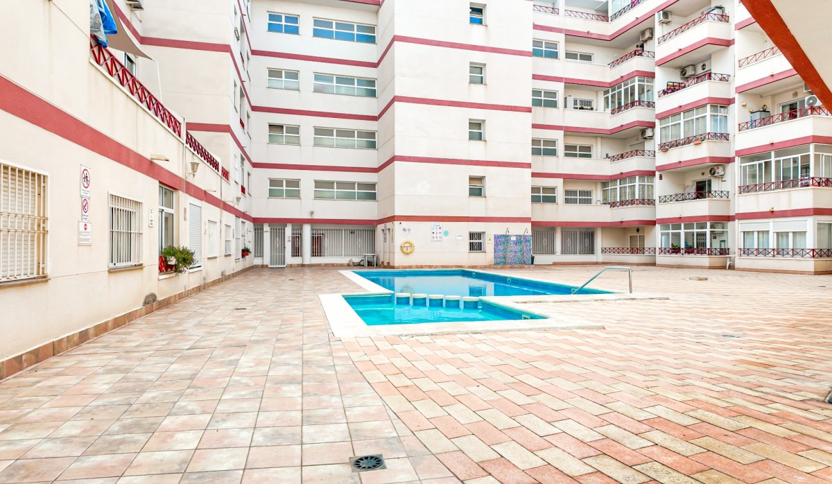 Resale - Apartment / flat - Torrevieja - Parque de las Naciones