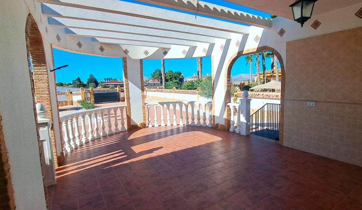 Resale - Villa - Catral