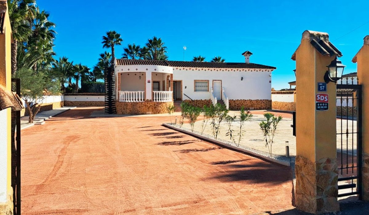 Resale - Villa - Catral
