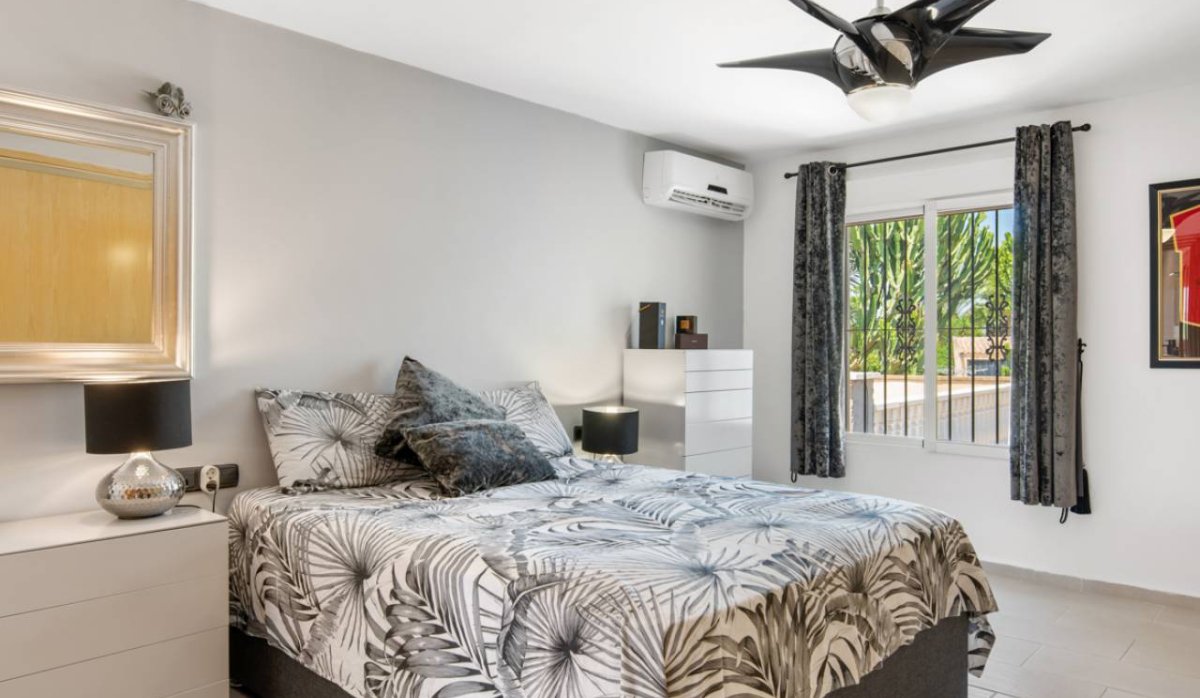 Resale - Villa - Catral