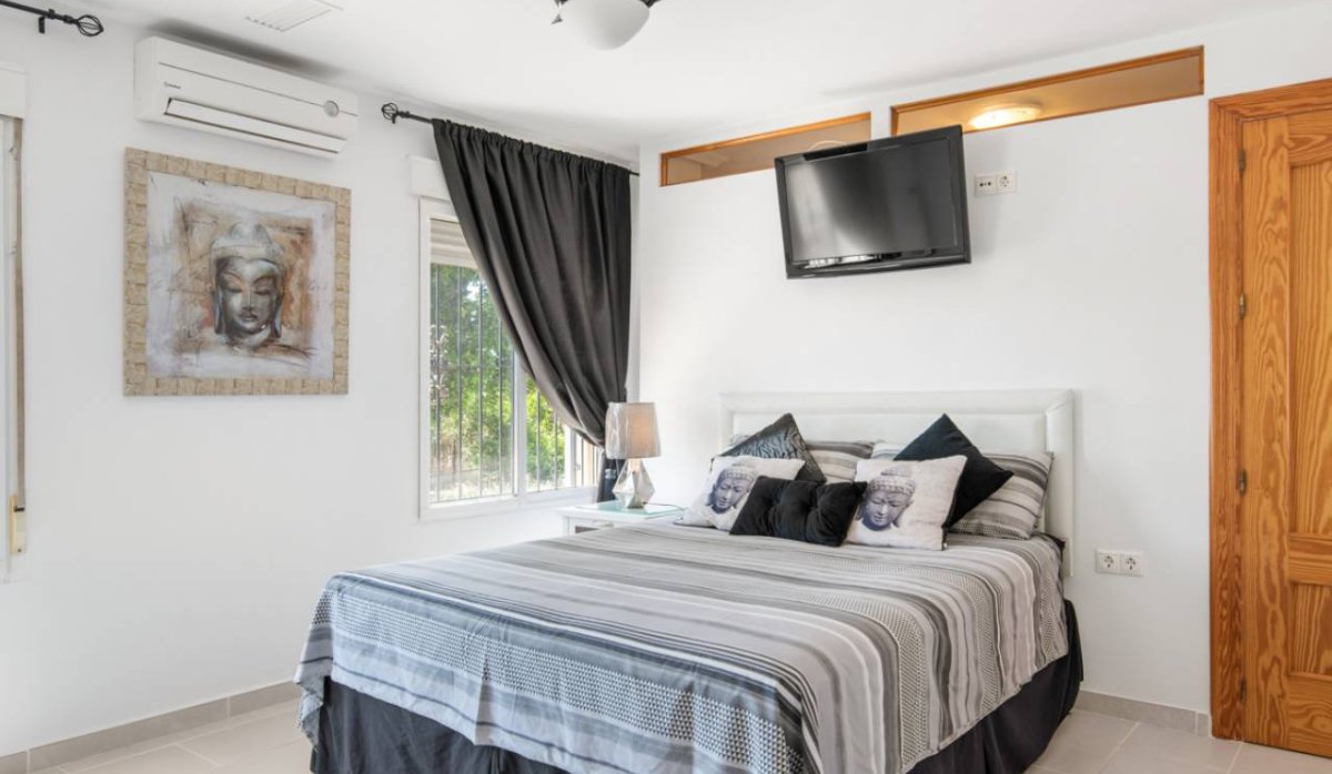 Resale - Villa - Catral