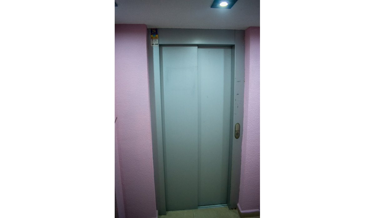 Revente - Commercial - Los Alcazares