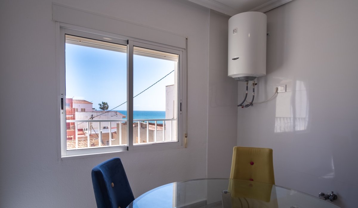 Resale - Apartment / flat - Pilar de la Horadada - Torre de la Horadada