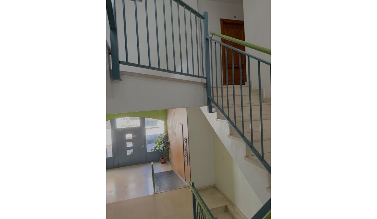 Entrance and apartamento door