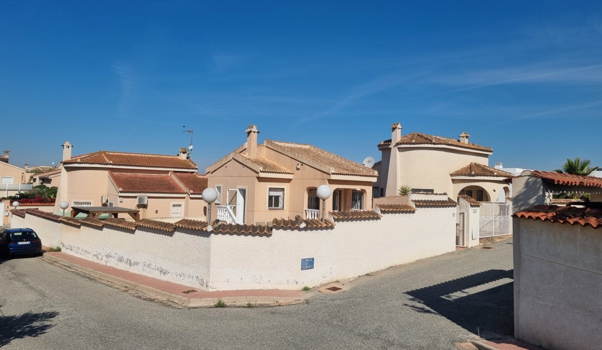 Reventa - Villa - Ciudad quesada - Benimar