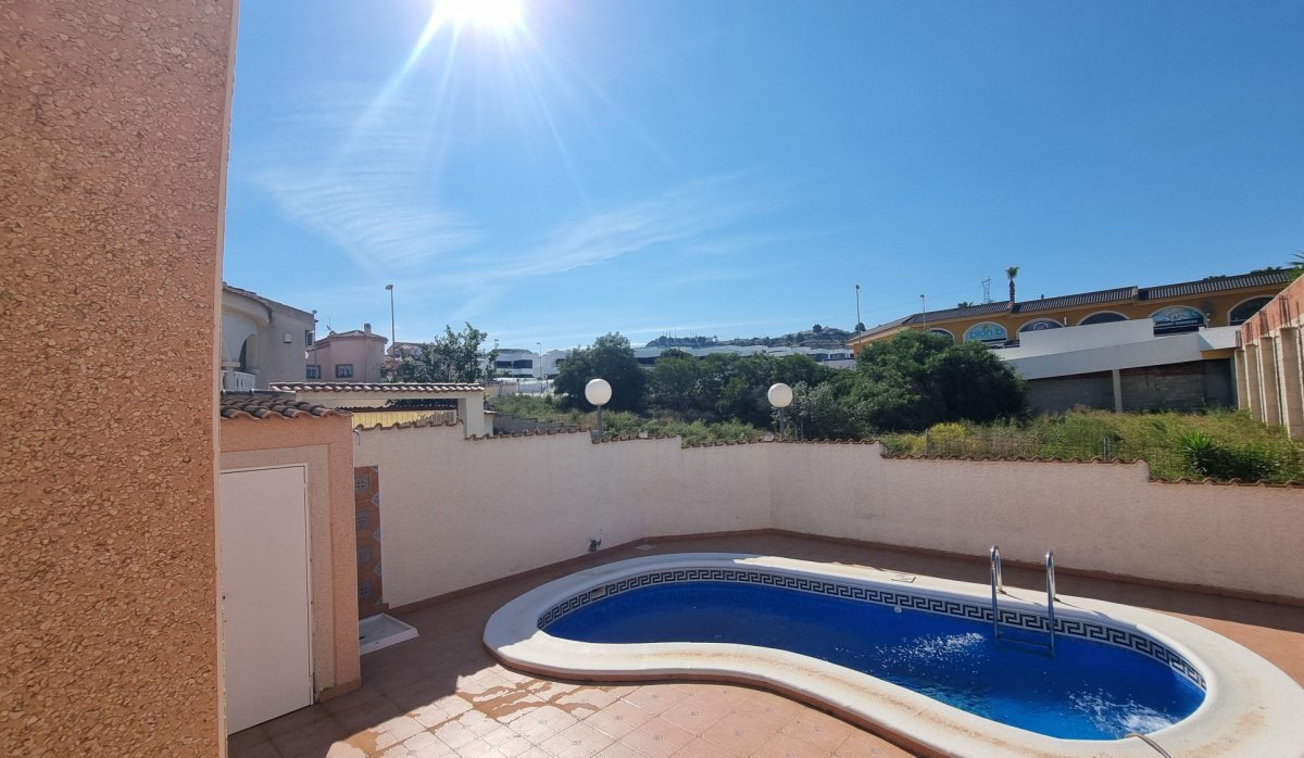 Reventa - Villa - Ciudad quesada - Benimar
