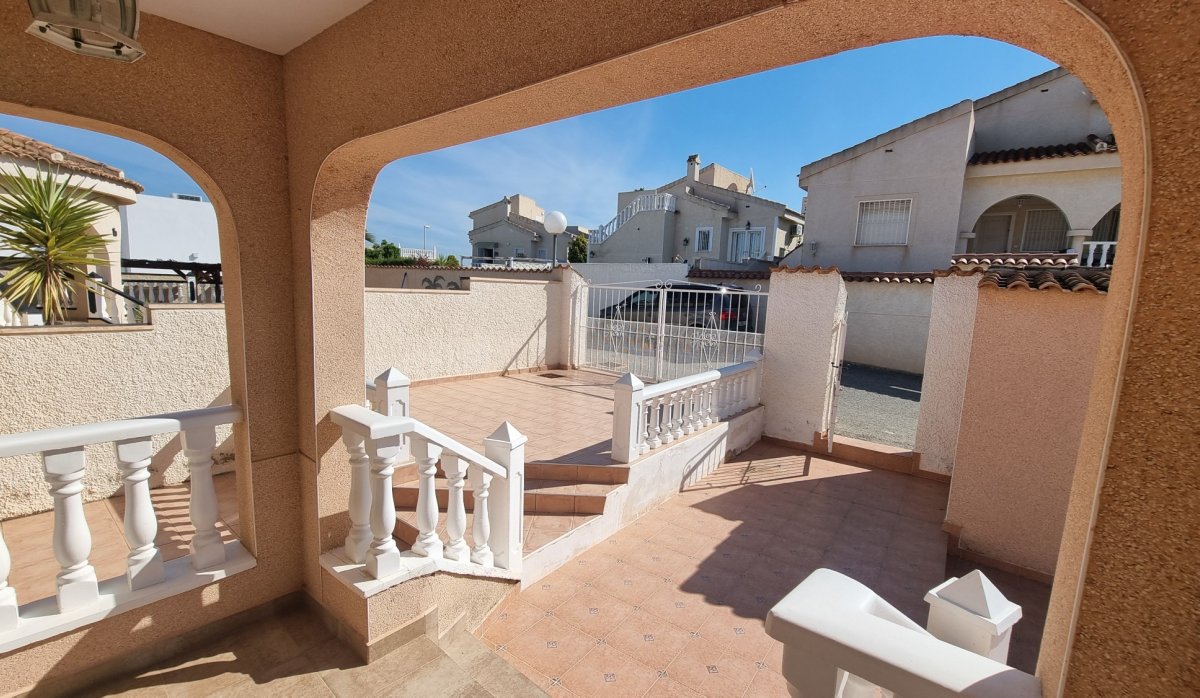 Reventa - Villa - Ciudad quesada - Benimar