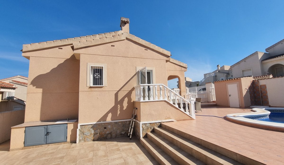 Reventa - Villa - Ciudad quesada - Benimar