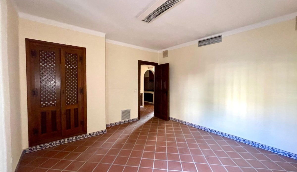 Revente - Commercial - Torrevieja - Playa Los Locos