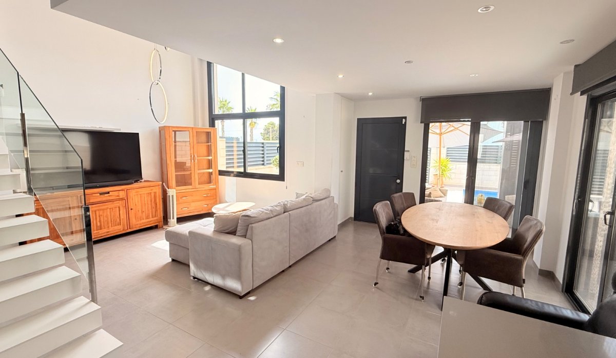Revente - Villa - Ciudad quesada - Pueblo Bravo