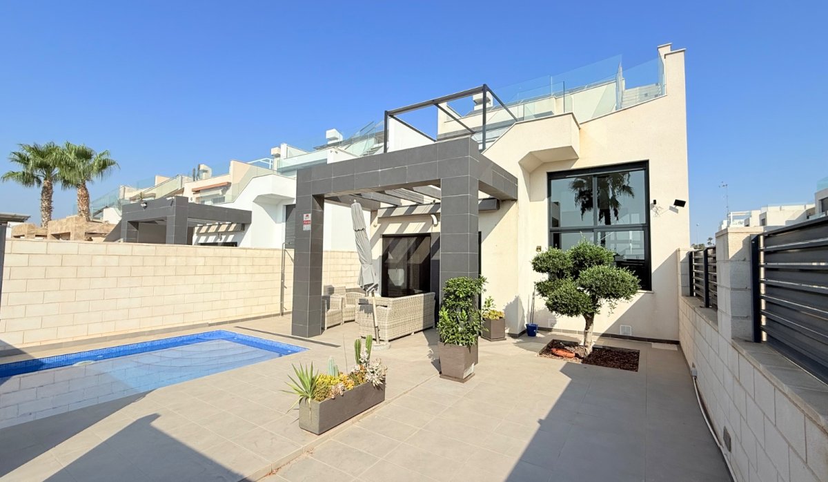 Revente - Villa - Ciudad quesada - Pueblo Bravo