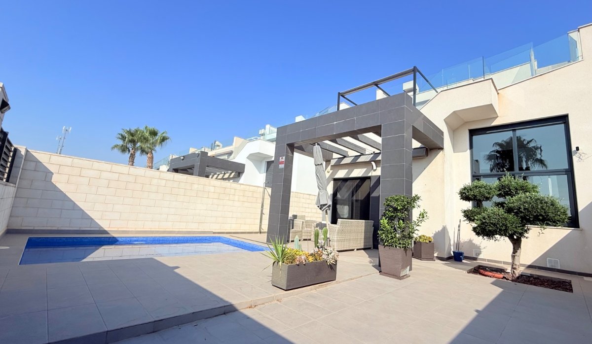 Revente - Villa - Ciudad quesada - Pueblo Bravo