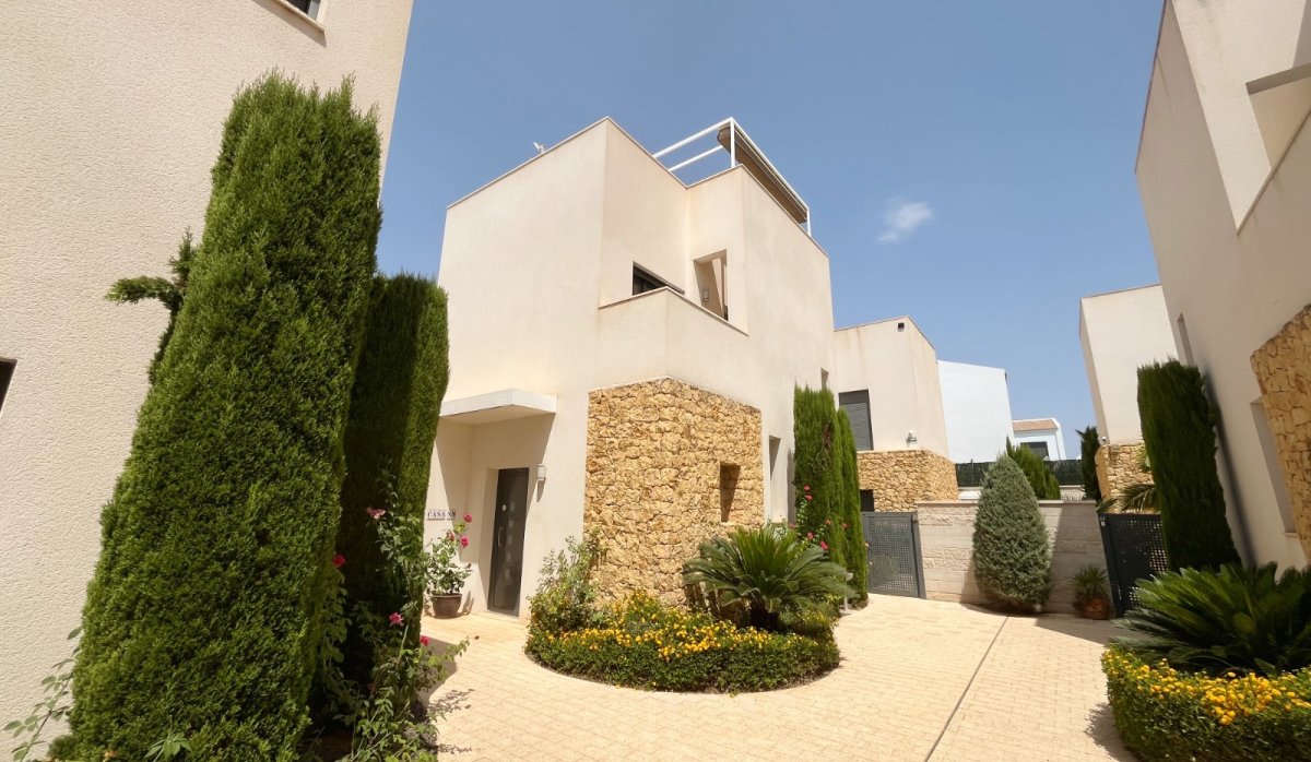 Revente - Villa - Ciudad quesada - Pueblo Bravo