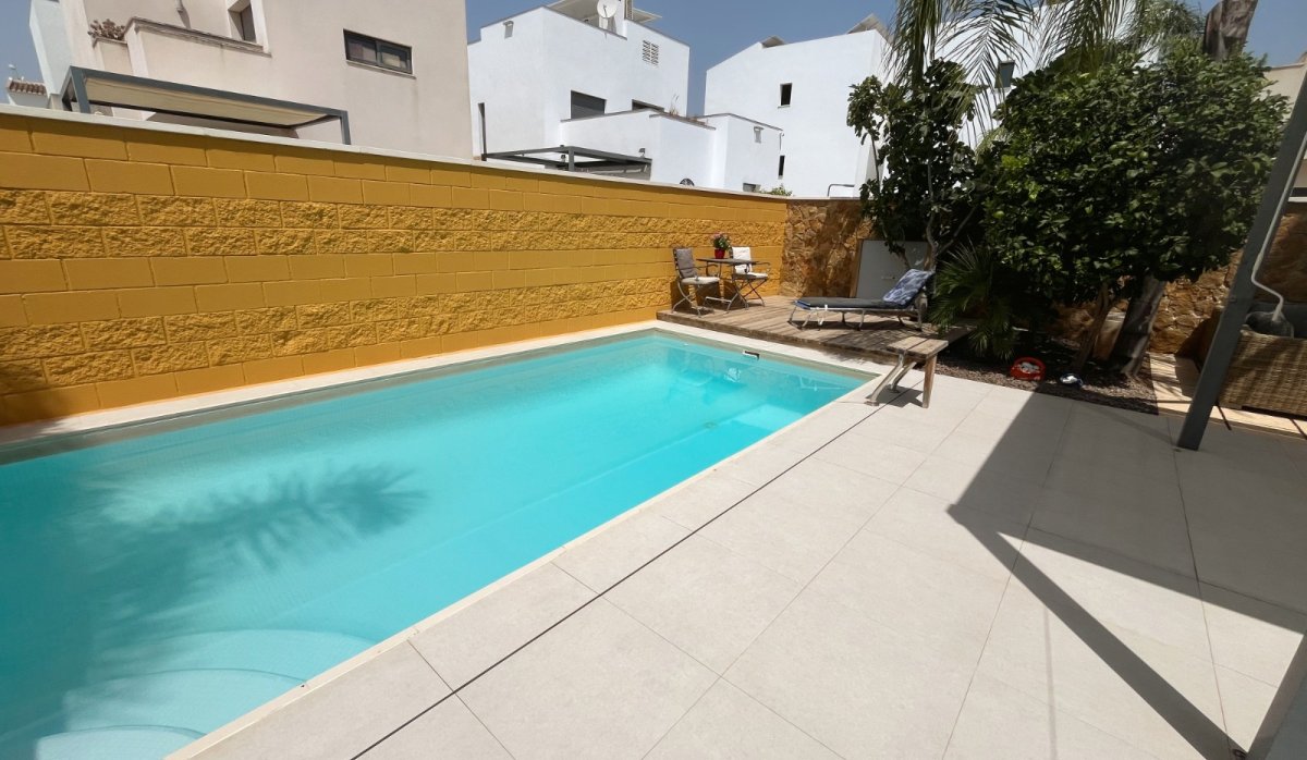 Revente - Villa - Ciudad quesada - Pueblo Bravo