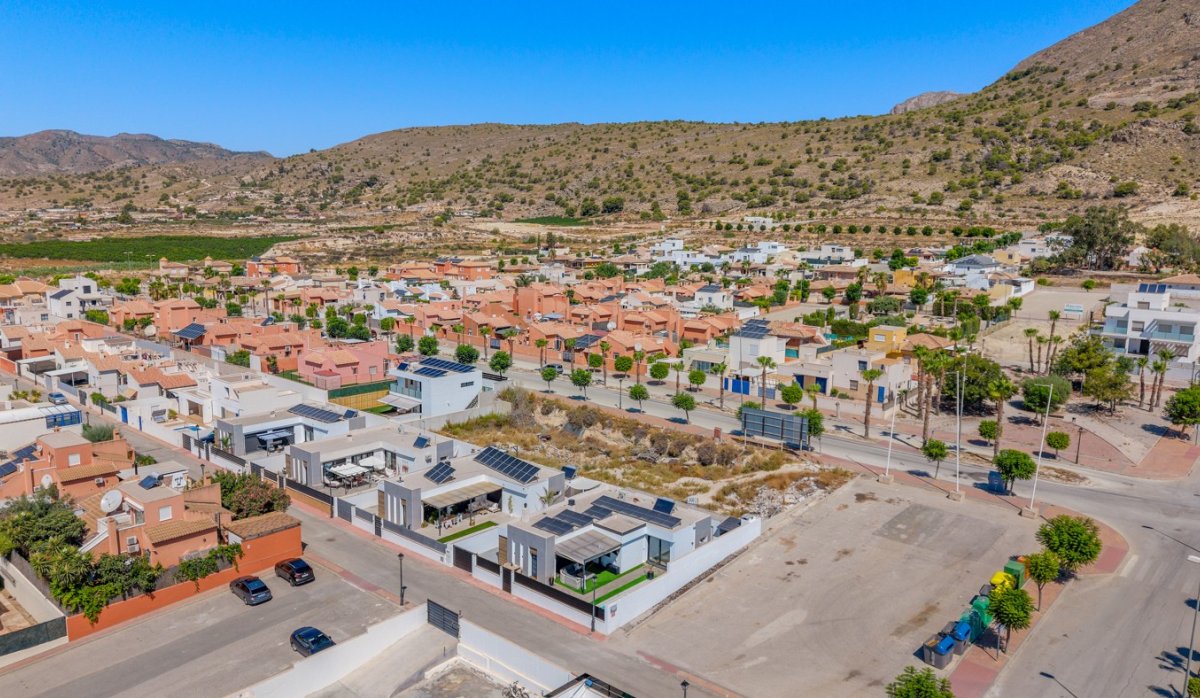 Revente - Villa - Fortuna - Urbanizacion Las Kalendas