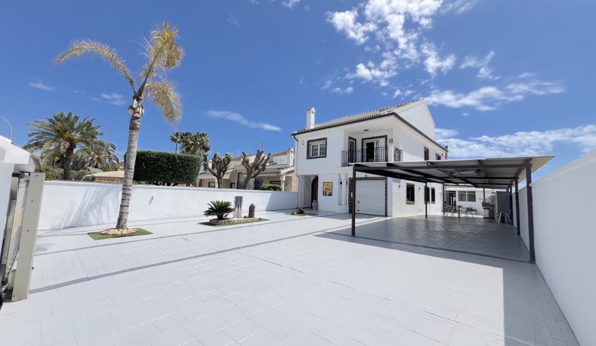 Resale - Villa - San Javier