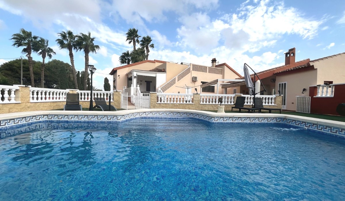 Resale - Villa - Daya Vieja