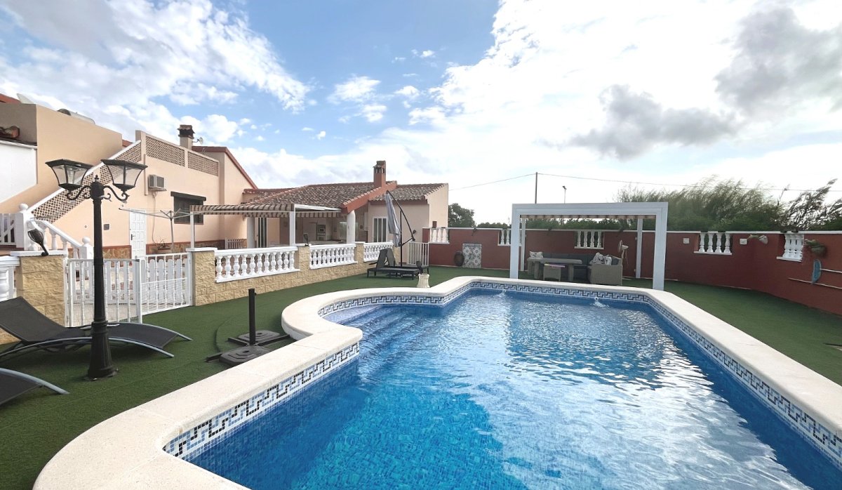 Resale - Villa - Daya Vieja