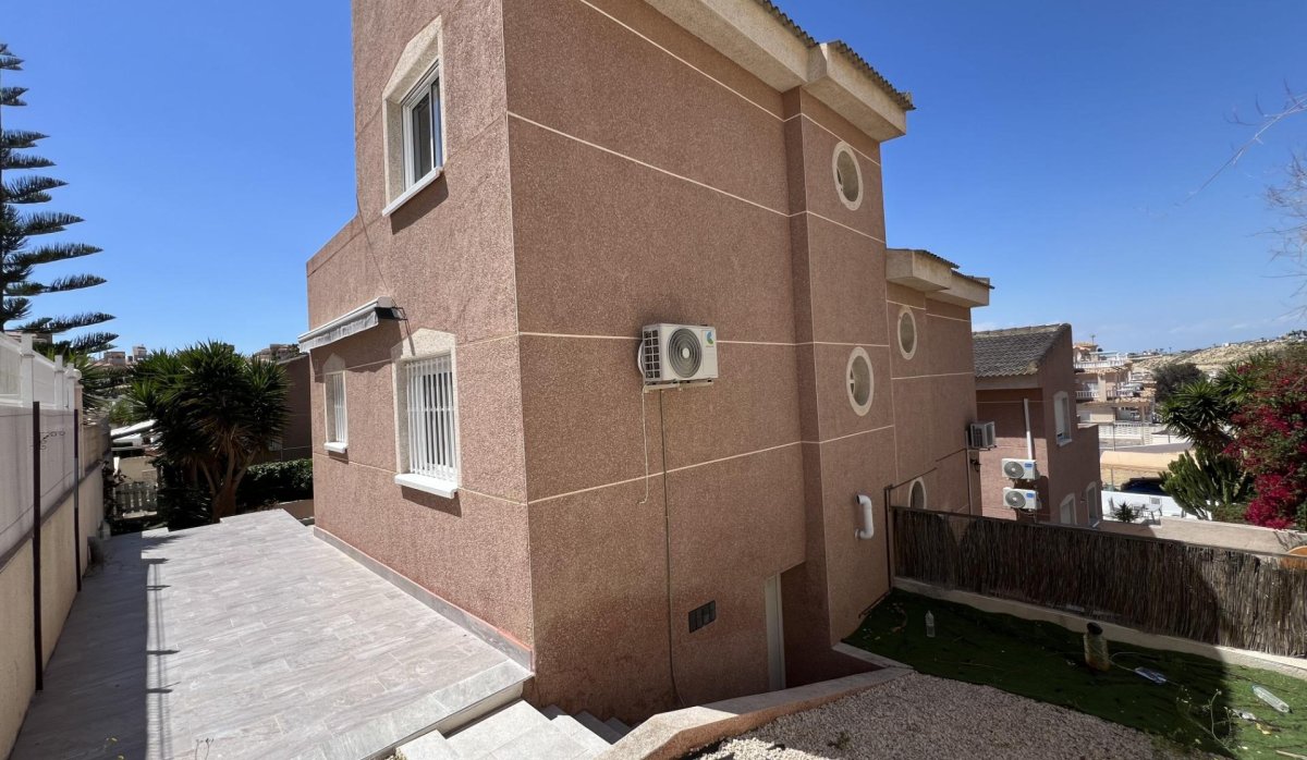 Resale - Townhouse - Ciudad quesada - Altos del golf ii