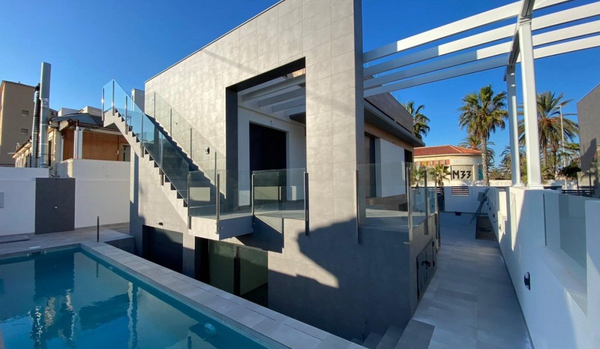 Obra nueva - Villa - Torrevieja - La Mata