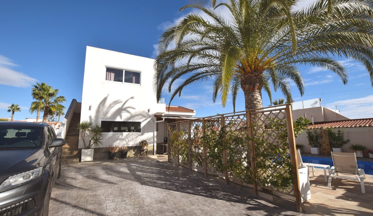 Reventa - Villa - Ciudad quesada - Central Quesada