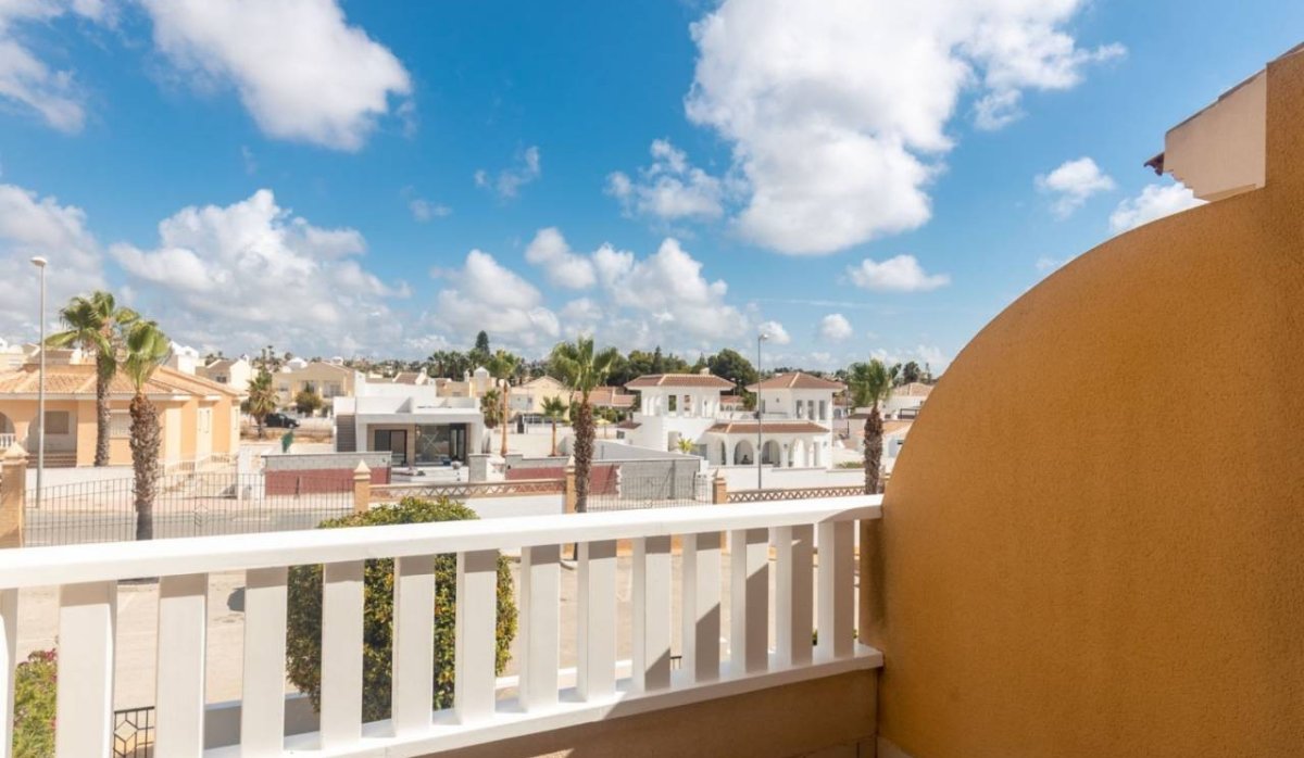 Resale - Townhouse - Ciudad quesada - Doña Pepa