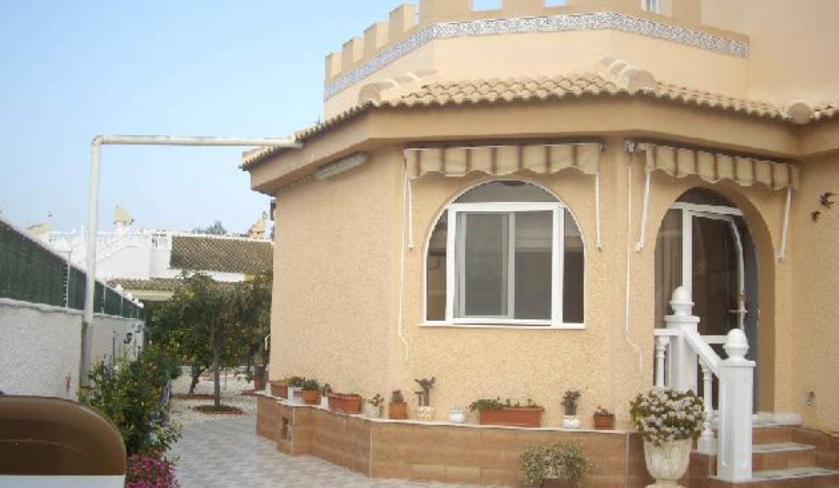 Reventa - Villa - Los Alcazares - Oasis