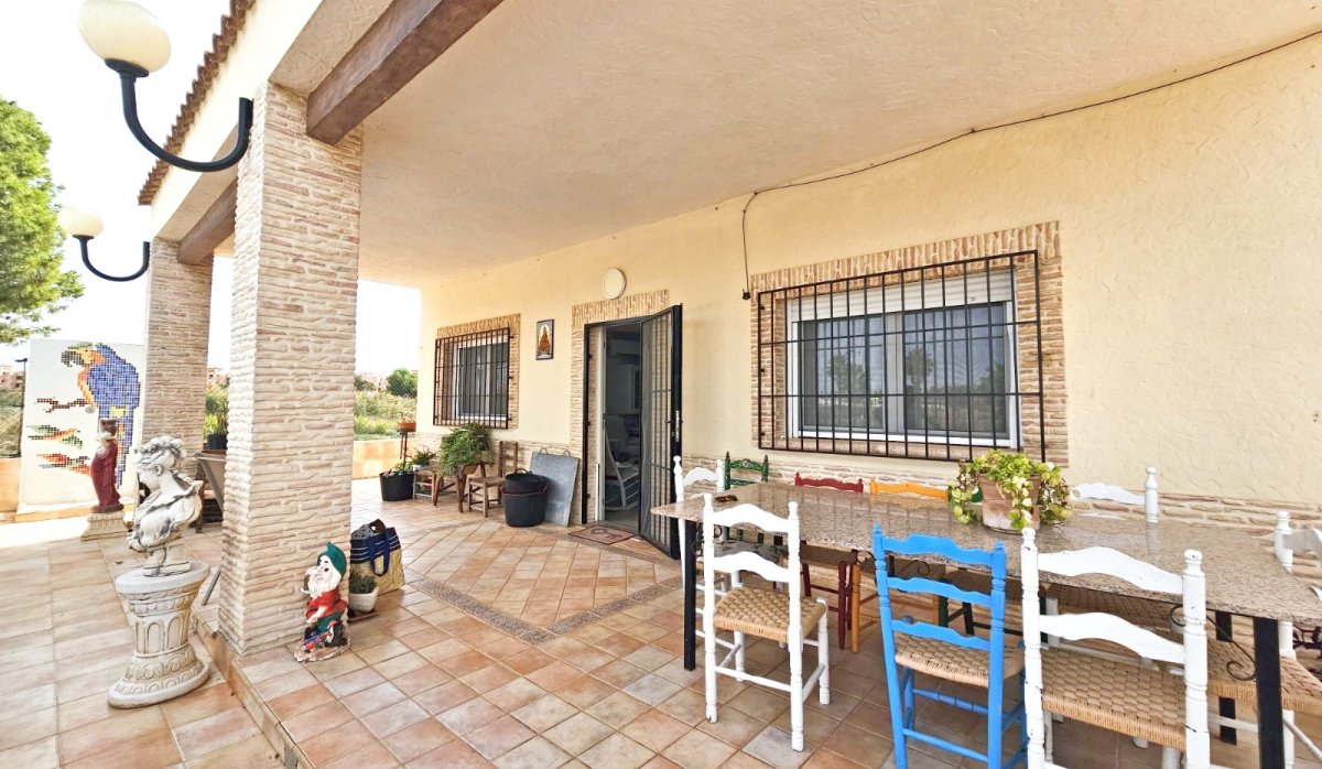 Resale - Villa - Los Alcazares